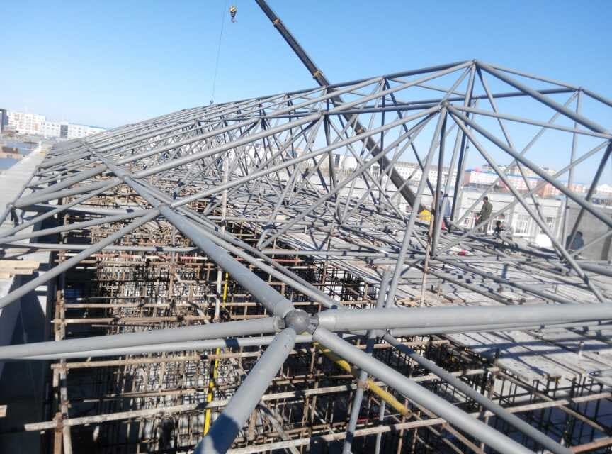 开原商贸城屋顶网架工程